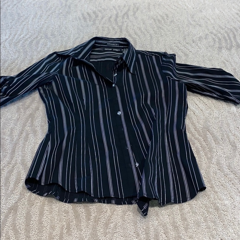 BLACK AND WHITE BLOUSE